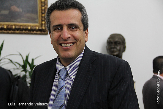 Luis fernando Velasco, Senador colombiano