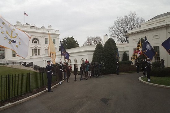 Mauricio Cárdenas llegando a la Casa Blanca