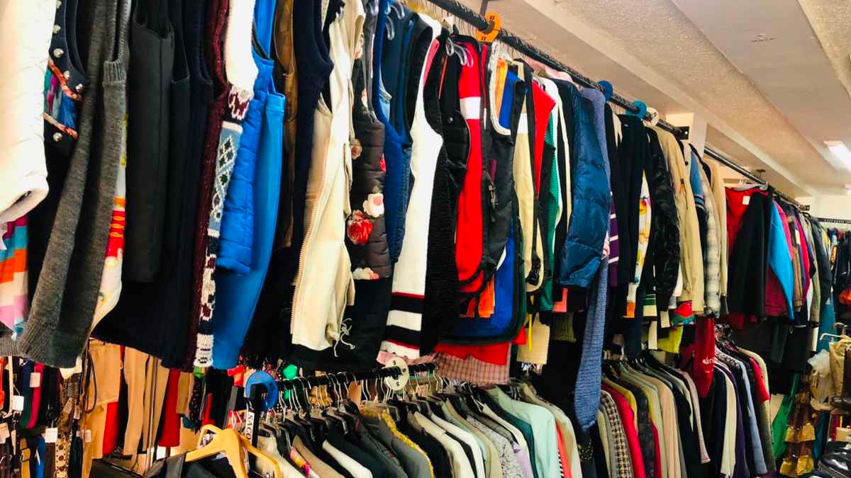 Las tres ciudades que más consumen ropa de segunda mano en Colombia |  KienyKe