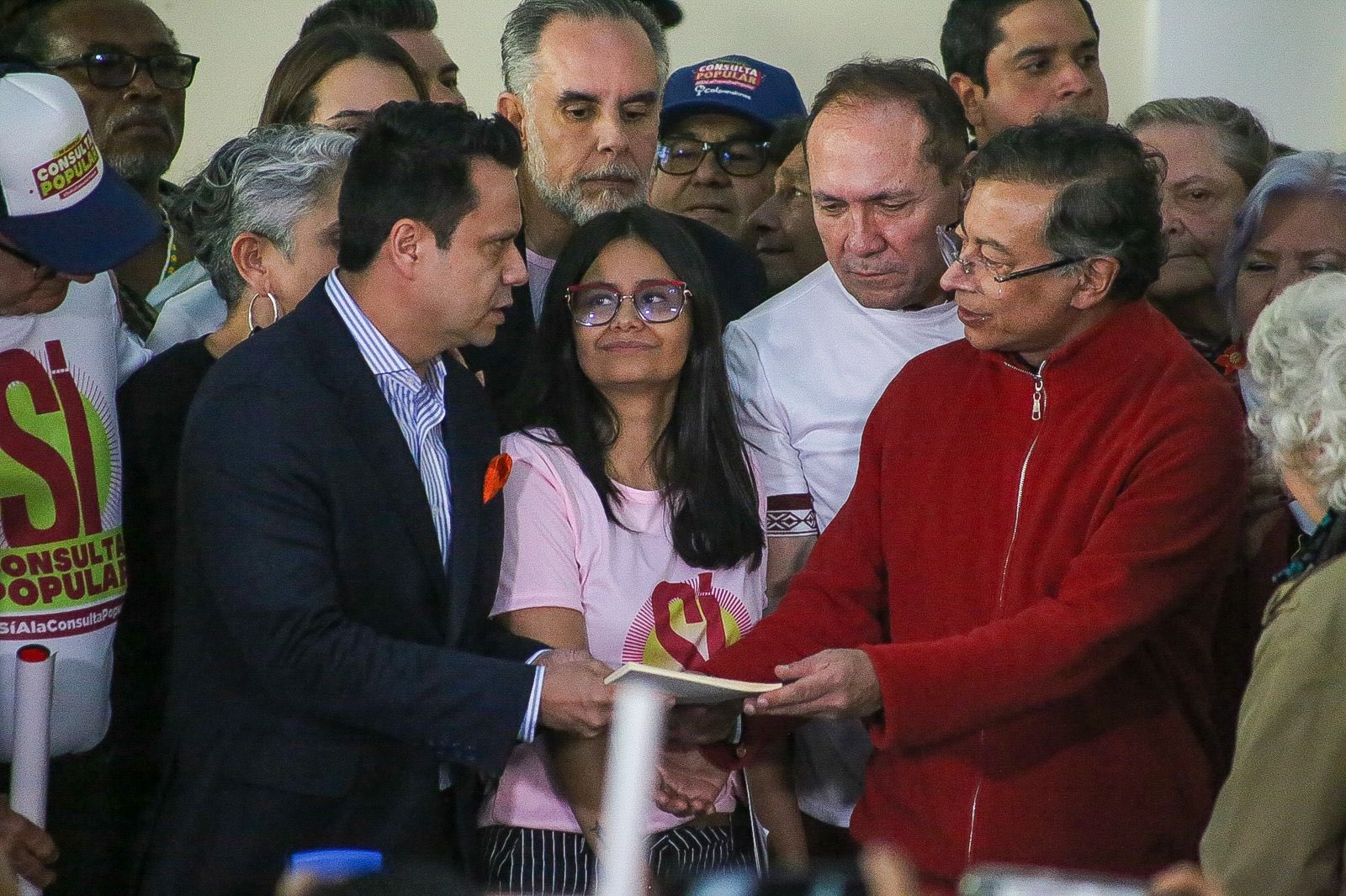 Gremios-arremeten-contra-Petro-por-consulta-popular Gremios-arremeten-contra-Petro-por-consulta-popular