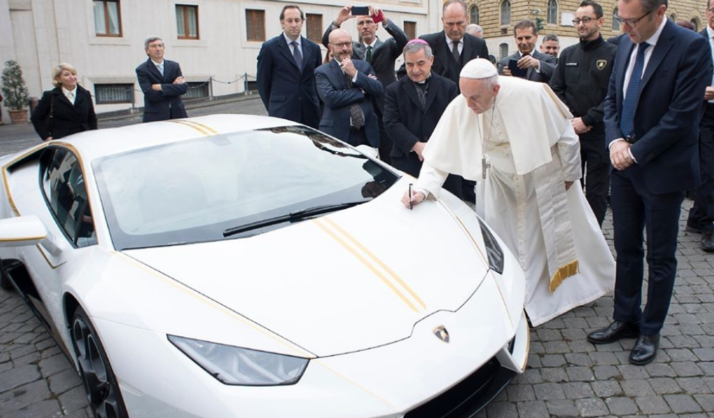 El Lamborghini del Papa Francisco | KienyKe