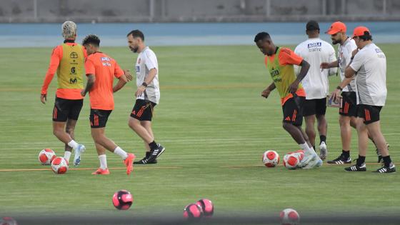 Colombia cumplió su primer entrenamiento con todo su equipo antes de subir a El Alto