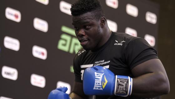 ‘Hulk senegalés’ debuta con un violento nocaut en la MMA ‘Hulk senegalés’ debuta con un violento nocaut en la MMA