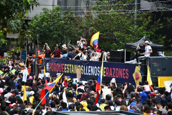 un canto por colombia