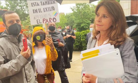 Marta Lucia Ramírez es recibida con reclamos en Washington