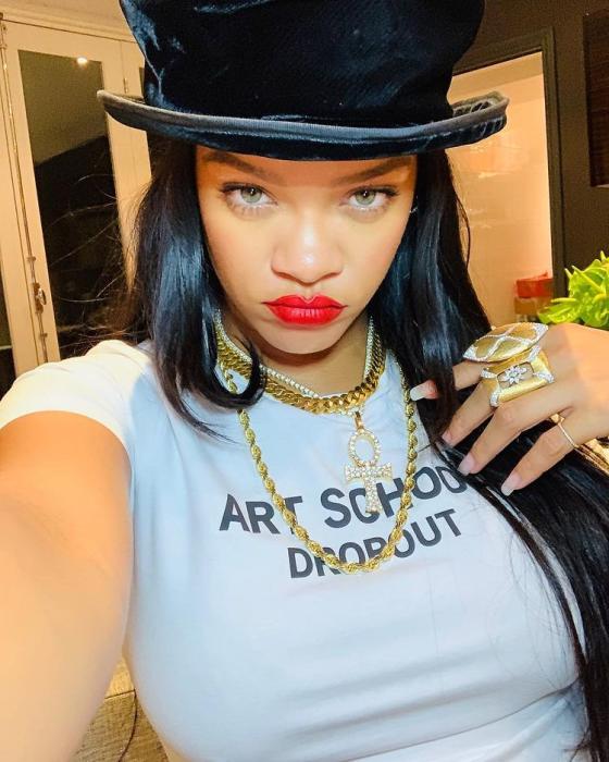 IG @badgalriri IG @badgalriri