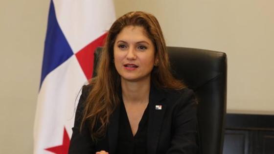 Erika, Mouynes, canciller de Panamá