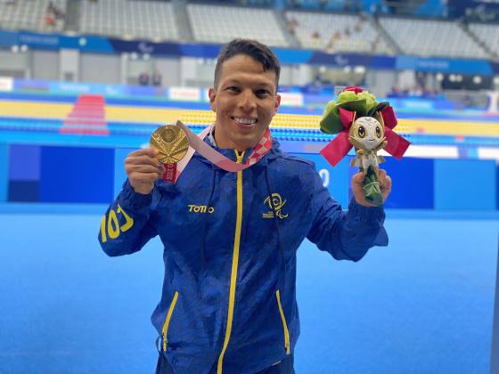 Oro y récord mundial para Nelson Crispín en Paralímpicos de Tokio 