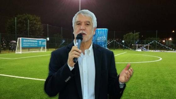 Peñalosa responde a críticas por propuesta de canchas en el Pacífico