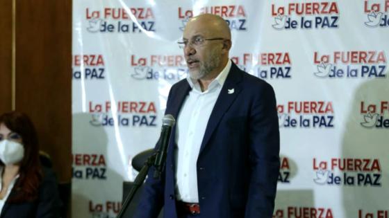 Roy Barreras renuncia a su precandidatura por invitación de Petro