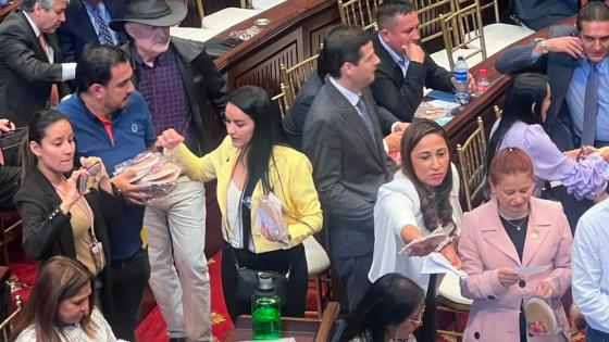 sandra jaimes repartió obleas