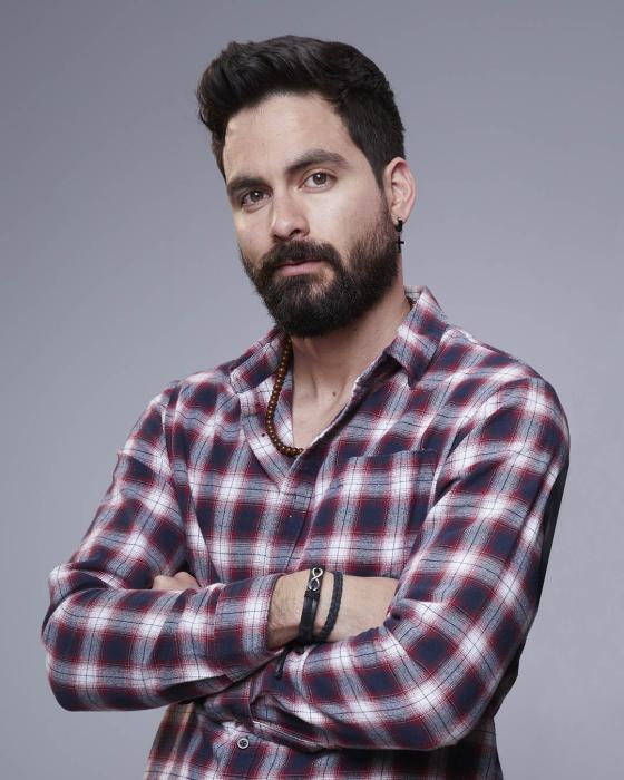 IAN VALENCIA IAN VALENCIA