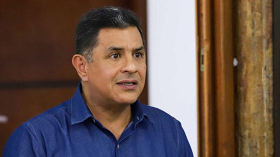 Jorge Iván Ospina alcalde de Cali camisas blancas 