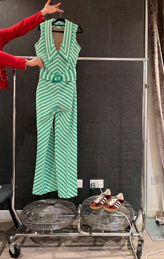 Harry Styles en sus conciertos Los outfits más icónicos de Harry Styles en sus conciertos