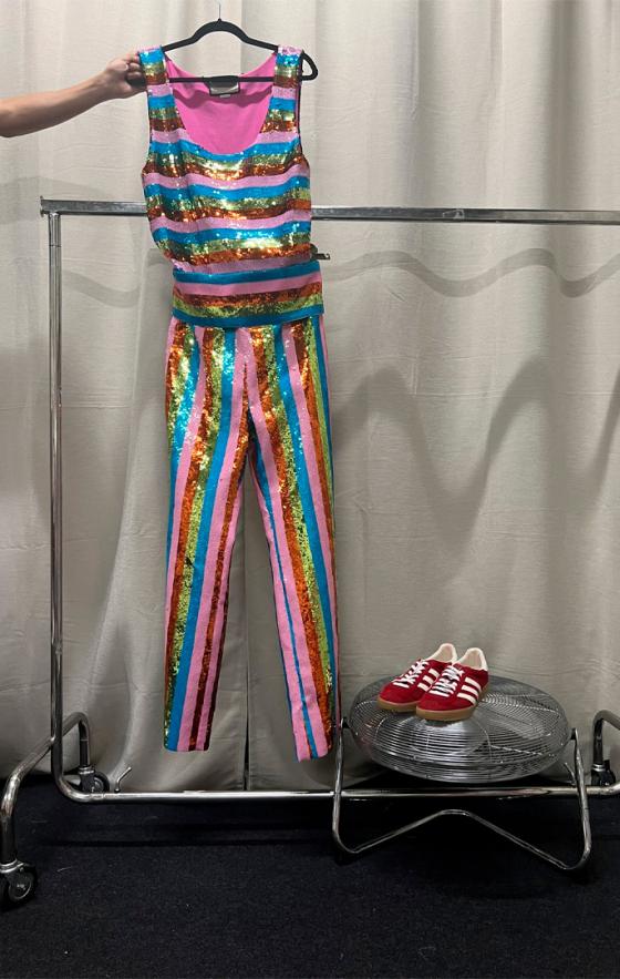Harry Styles en sus conciertos Los outfits más icónicos de Harry Styles en sus conciertos