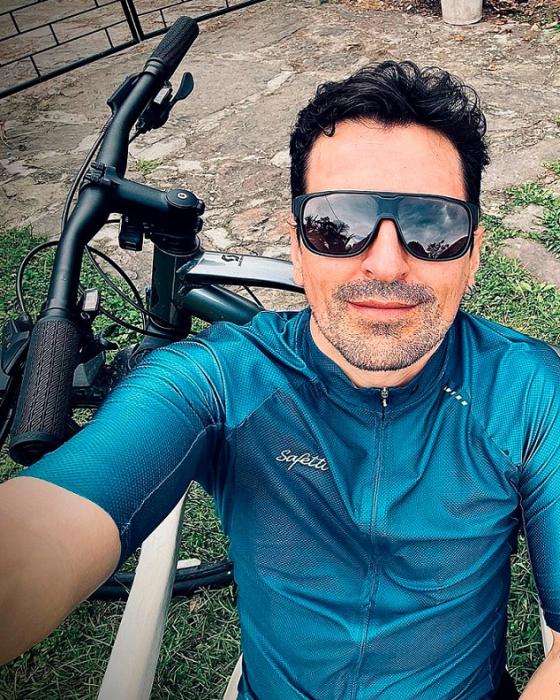 Rafael Zea en bicicleta Rafael Zea en bicicleta