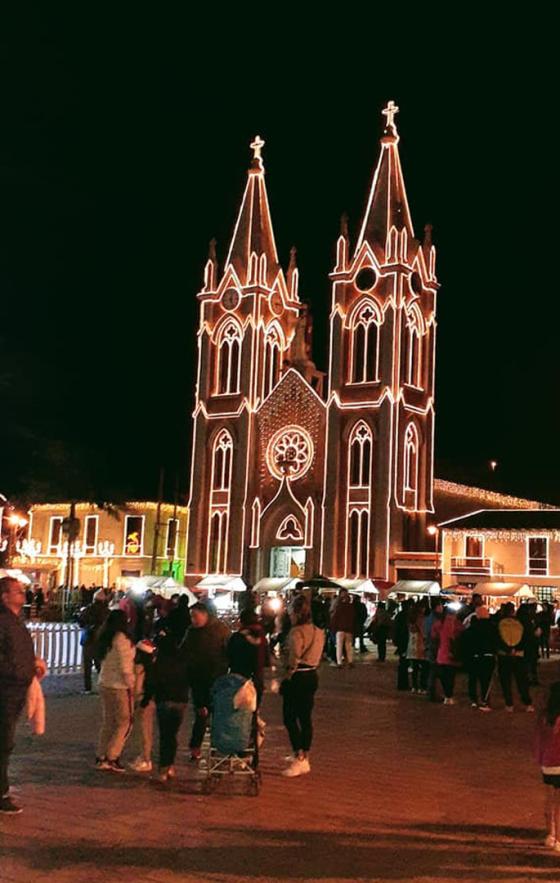 Así lucen los alumbrados navideños en algunas ciudades de Colombia