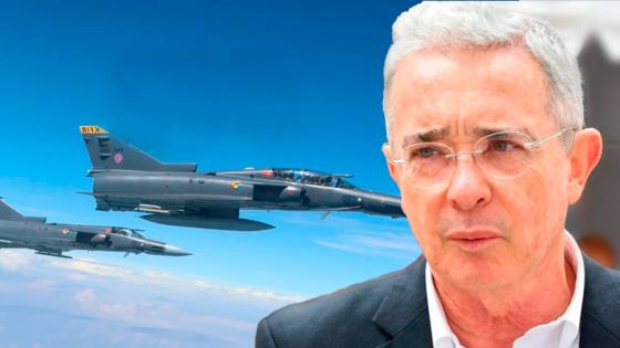 Álvaro Uribe compra aviones