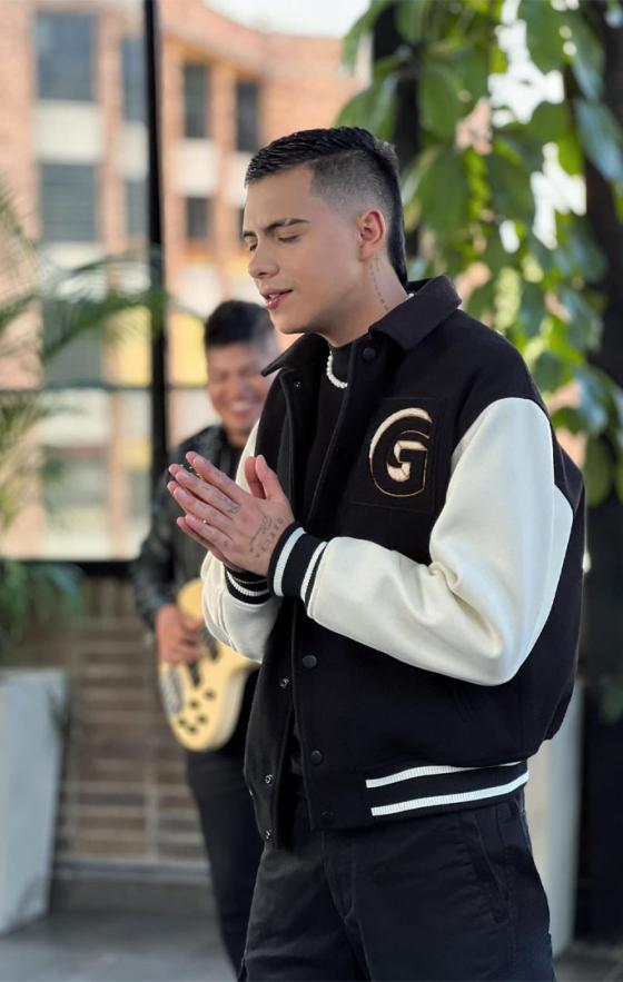 Nico Hernández, el cantante que está en tendencia en Tik Tok Nico Hernández, el cantante que está en tendencia en Tik Tok