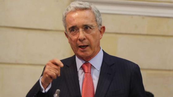 Álvaro Uribe se molestó por insulto a Gustavo Petro