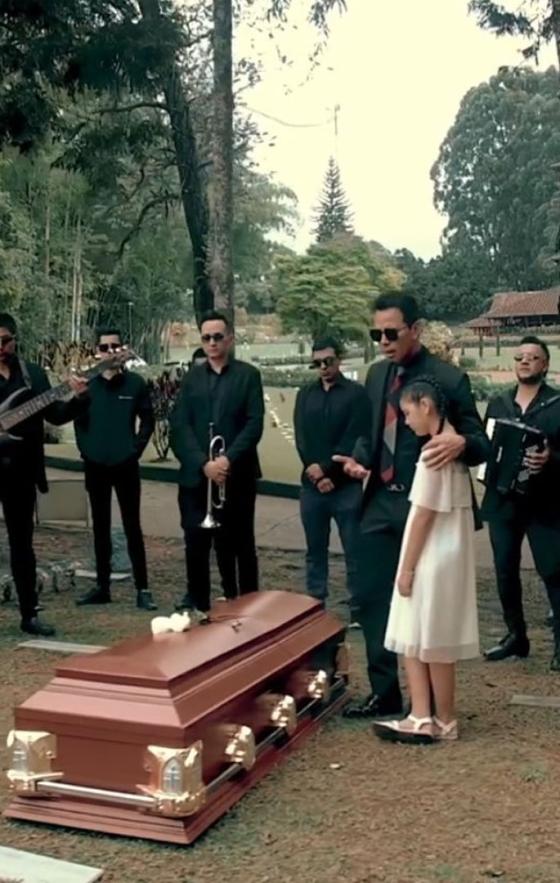 Jhonny Rivera y el desarrollo de su carrera artística Jhonny Rivera y el desarrollo de su carrera artística