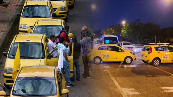 Levantan paro de taxistas