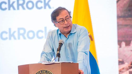 Gustavo Petro llama a cambiar, sin violencia, a las instituciones