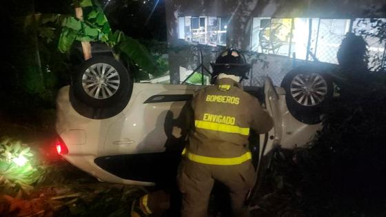 Envigado: vehículo cae desde un parqueadero