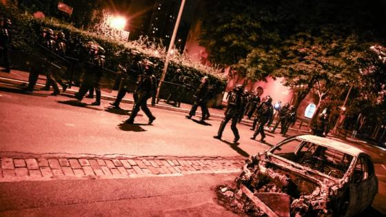 Disturbios en Francia deja a más de mil manifestantes detenidos y 79 policías heridos.