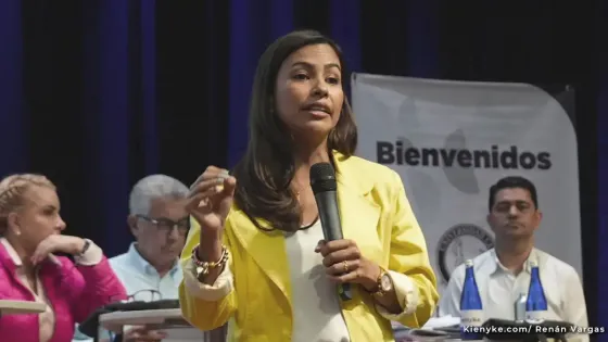 paulina-aguinera-gran-debate-digital-medellín