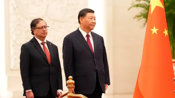 Gustavo Petro se reúne con el presidente Xi Jinping durante su visita a China