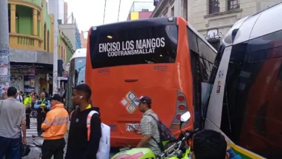 15 heridos dejó un accidente de tránsito en el Tranvía de Medellín