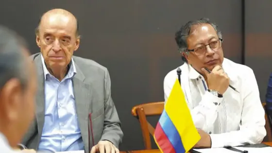 La respuesta de Gustavo Petro a la suspensión de Álvaro Leiva La respuesta de Gustavo Petro a la suspensión de Álvaro Leiva