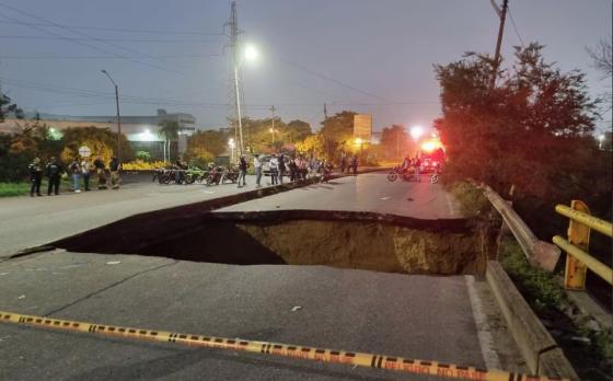 Colapso de puente deja tres muertos y cuatro heridos en Soledad