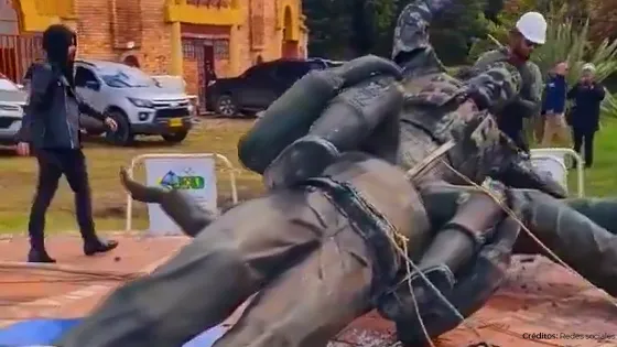 Polémica por derribo de estatua de César Rincón en Duitama Polémica por derribo de estatua de César Rincón en Duitama