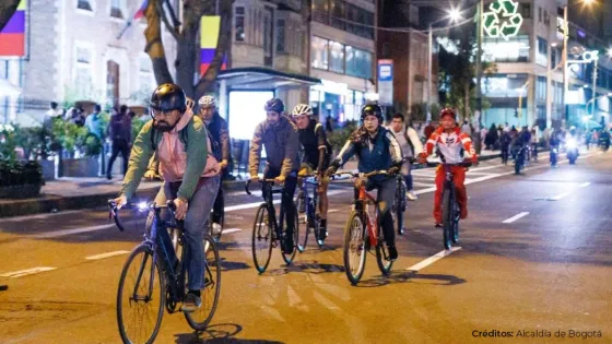 Ciclovía nocturna en Bogotá