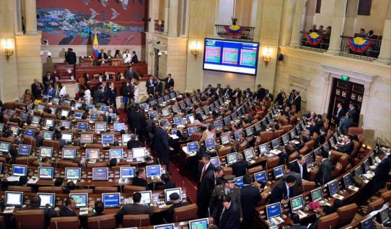 Senado aprueba en tercer debate la reforma política