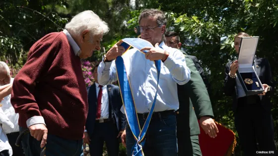 Por qué Petro condecoró a 'Pepe' Mujica con la Cruz de Boyacá? | KienyKe