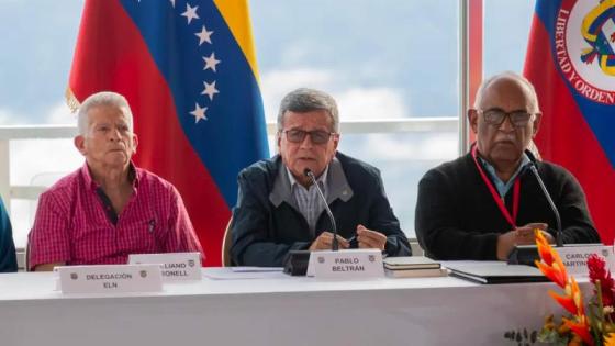 Gobierno dice que miembros del ELN que participan en diálogos no están en Cuba