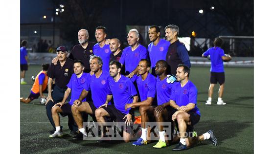 Entrenamiento de las leyendas del Barcelona previó al compromiso con las leyendas de la Selección Colombia.