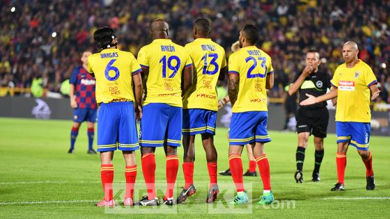 Así se vivió el partido entre las leyendas de Colombia y Barcelona en Bogotá.