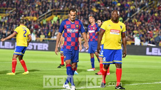 Así se vivió el partido entre las leyendas de Colombia y Barcelona en Bogotá.