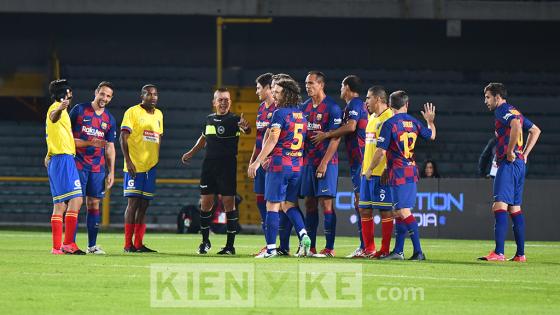 Así se vivió el partido entre las leyendas de Colombia y Barcelona en Bogotá.