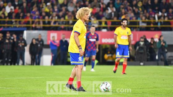 Así se vivió el partido entre las leyendas de Colombia y Barcelona en Bogotá.