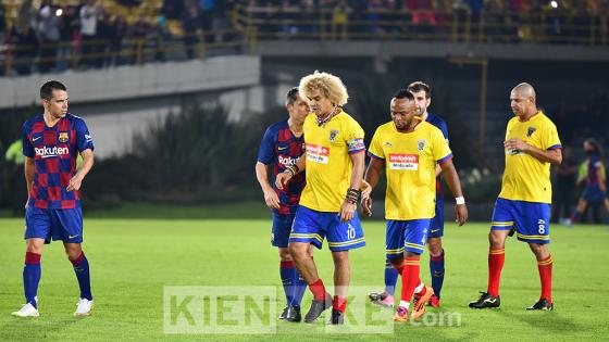 Así se vivió el partido entre las leyendas de Colombia y Barcelona en Bogotá.