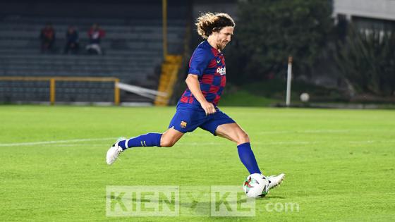 Así se vivió el partido entre las leyendas de Colombia y Barcelona en Bogotá.