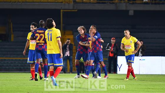 Así se vivió el partido entre las leyendas de Colombia y Barcelona en Bogotá.