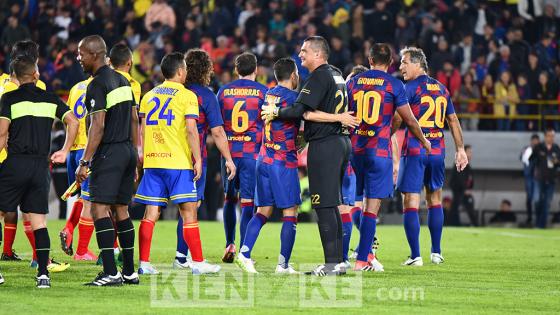 Así se vivió el partido entre las leyendas de Colombia y Barcelona en Bogotá.