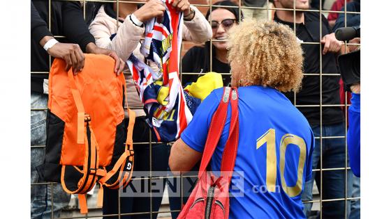 Entrenamiento de las leyendas de la Selección Colombia previó al compromiso con las leyendas del Barcelona.