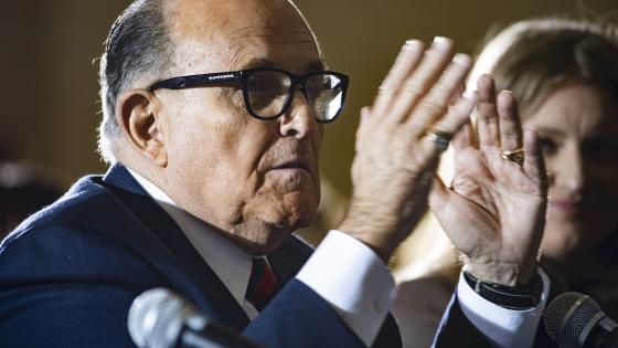 Rudy Giuliani no levanta cabeza: ahora tiene covid-19